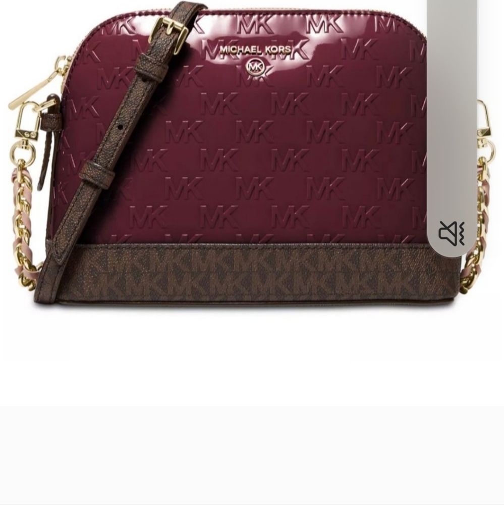 Micheal kors woman crossbady bag new but (no tag )